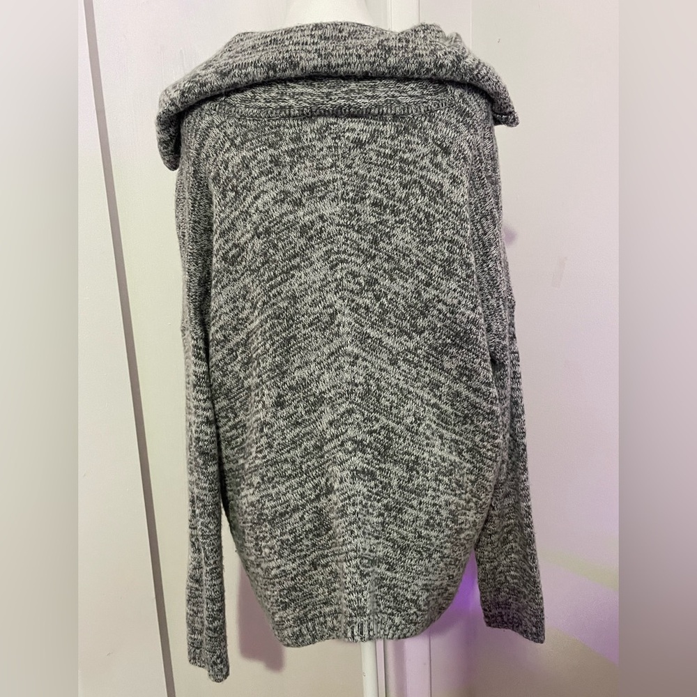 EXPRESS  Cowl Neck Oversized Knit Sweater Size M/L Heather Gray Sharkbite Hem - Picture 5 of 8